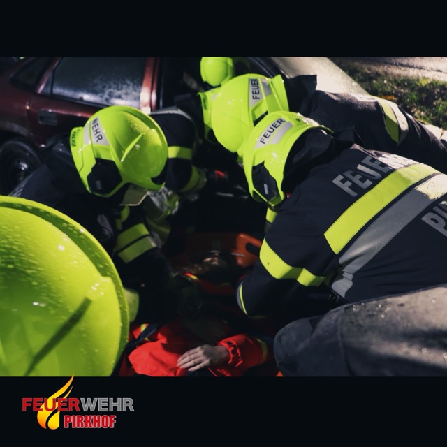 Feuerwehr mit Strahlrohr